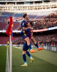 日本职棒：读卖巨人队强打冈本和真在 2025 赛季击出个人第 300 支本垒打