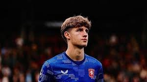 2024 年：大谷翔平因伤无法投球，转为全职指定打击（DH）